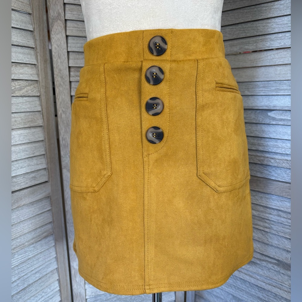 BLASHE Women’s SZ M Faux Stretch Suede Mini Skirt, Rich Saffron Yellow Color - Picture 8 of 16